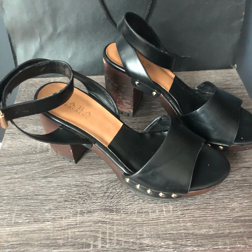 Zara Chunk Heel Sandals • Size 8